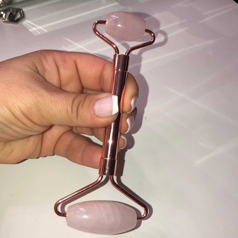 Rose quartz face roller